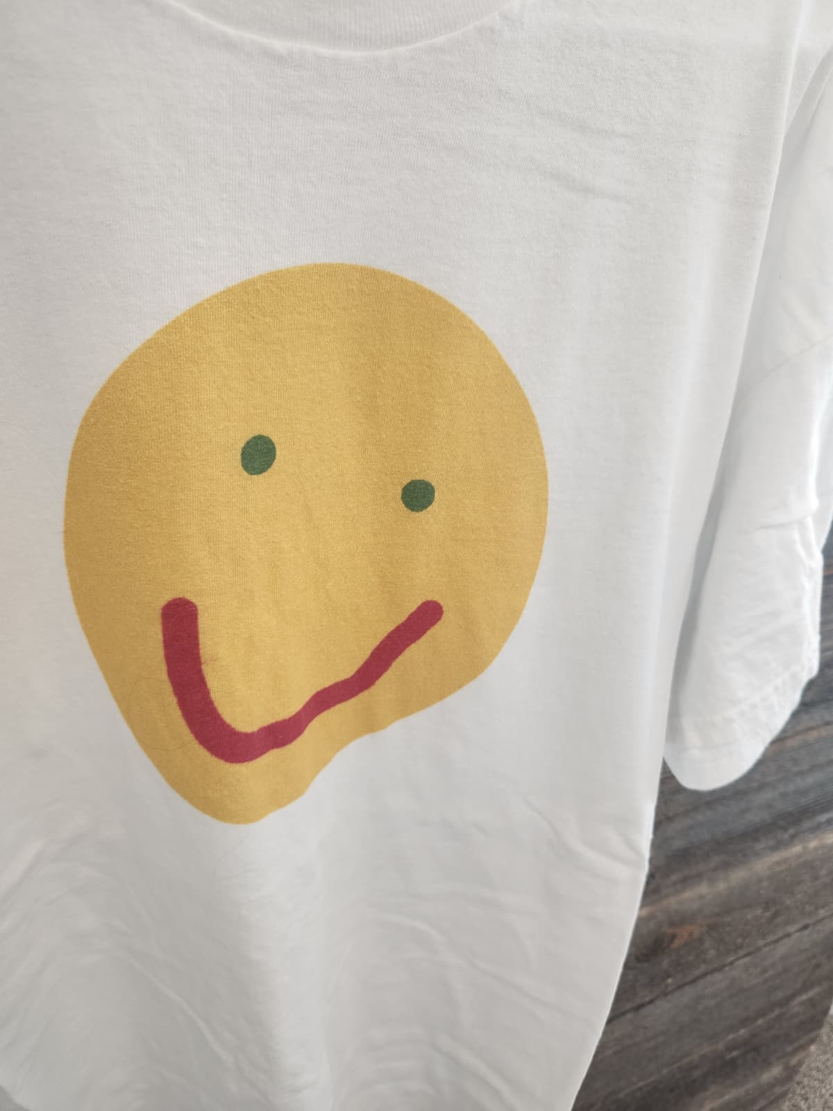 White Smiley-Face T-Shirt – 2XL